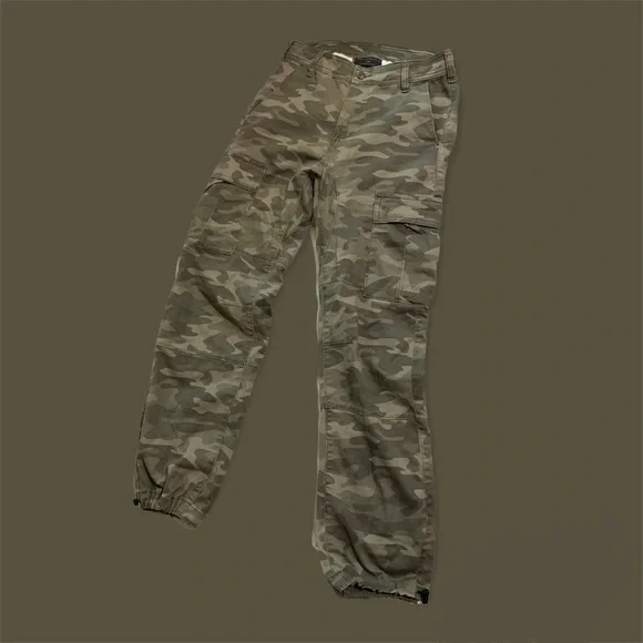 No Boundaries Camouflage Cargo Pants